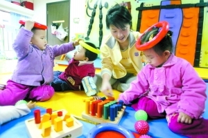 重庆宝宝早教一年开销上万元 费用贵过上大学