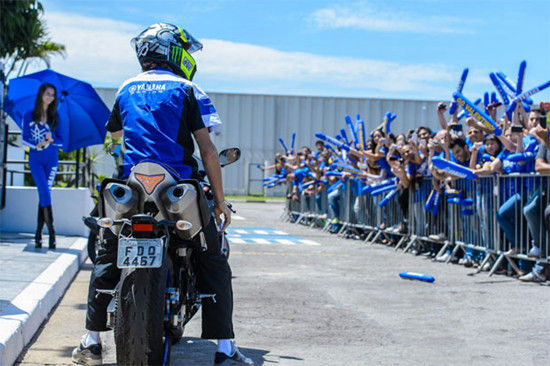 MotoGP 罗西 马不停蹄到巴西进行宣传_重庆车