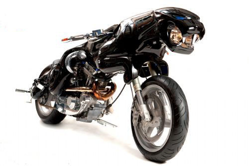 这辆黑豹摩托车从外形上看和著名汽车制造商j